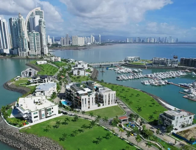 Guía para invertir en proyectos residenciales en Panamá si eres de Guatemala