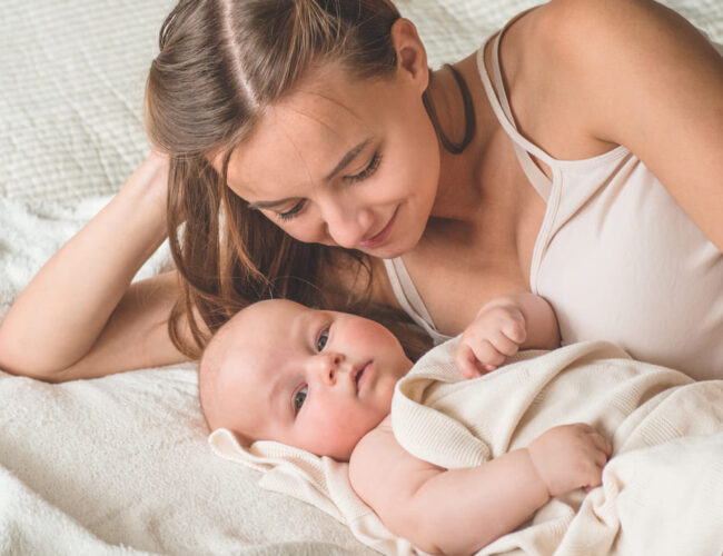 Alternativas al embarazo natural: adopción y subrogación para personas de Venezuela